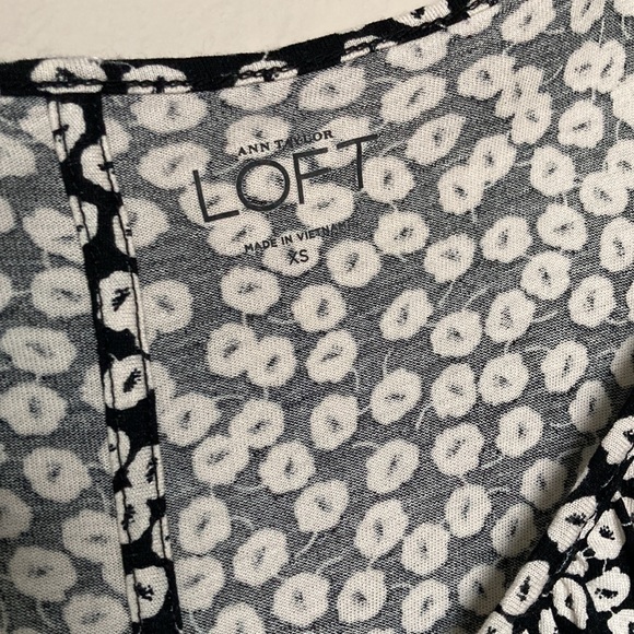 LOFT Print Top - Picture 2 of 5